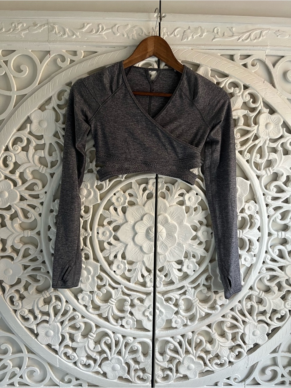 ivivva by Lululemon Girls Heather Grey Long Sleeve Crop Top